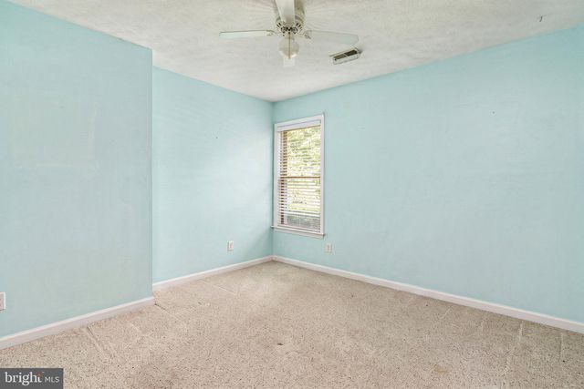 695 VULPINE DR, Gerrardstown, WV 25420