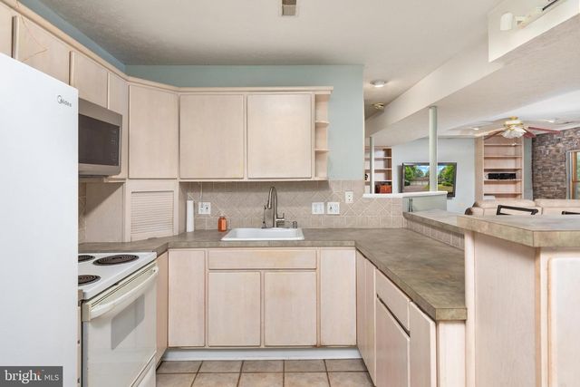 695 VULPINE DR, Gerrardstown, WV 25420