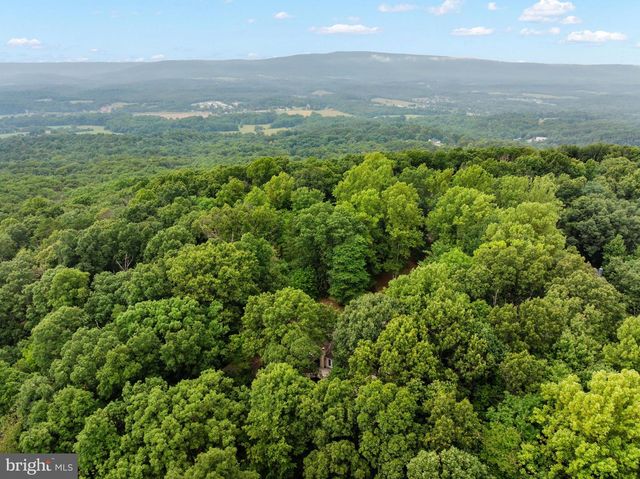 695 VULPINE DR, Gerrardstown, WV 25420