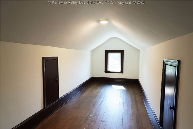 327 Hawthorne, Charleston, WV 25302