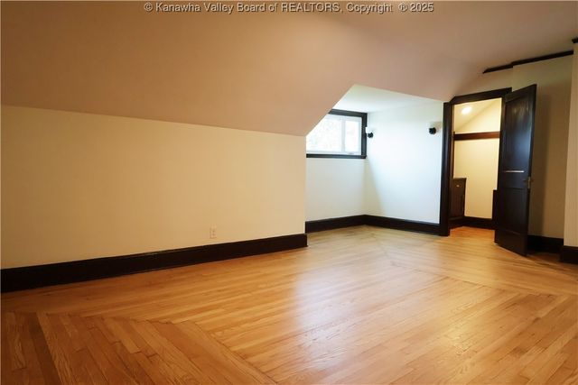 327 Hawthorne, Charleston, WV 25302