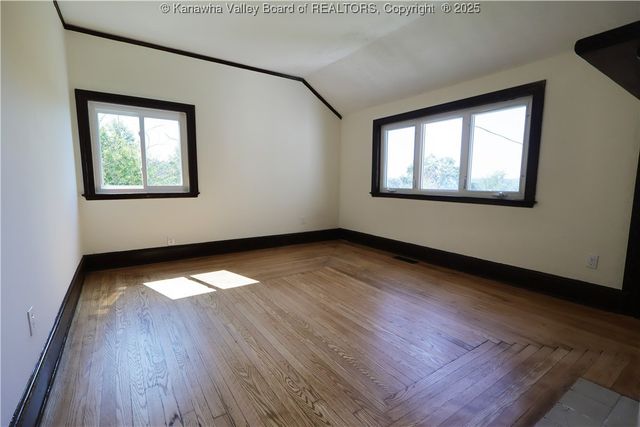 327 Hawthorne, Charleston, WV 25302