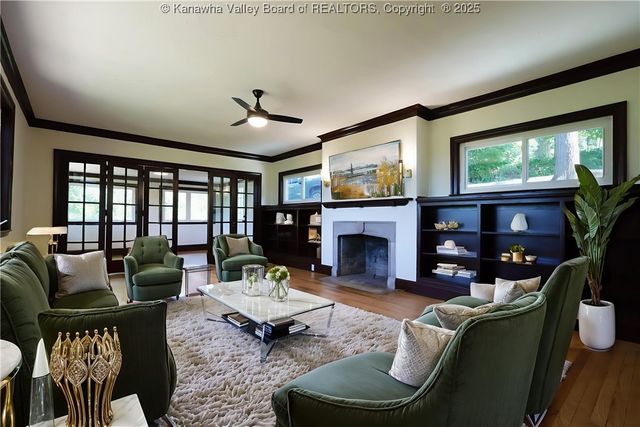 327 Hawthorne, Charleston, WV 25302