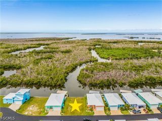 3019 Trawler LN, St James City, FL 33956