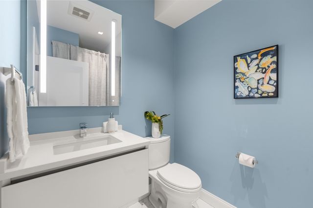 21 Crowninshield Rd 2-1, Brookline, MA 02446