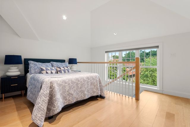 21 Crowninshield Rd 2-1, Brookline, MA 02446