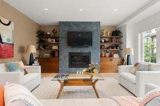 21 Crowninshield Rd 2-1, Brookline, MA 02446
