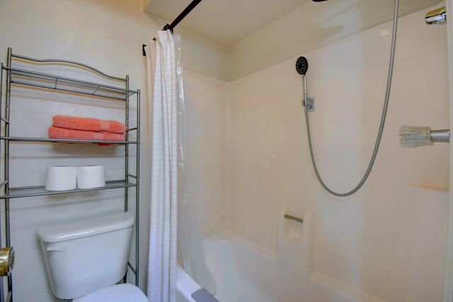 5121 Pinata Place NE, Albuquerque, NM 87109