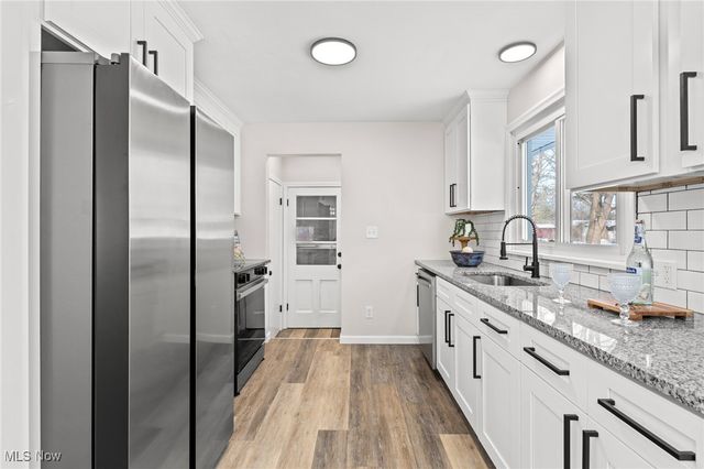 9856 Market Avenue N, Hartville, OH 44632