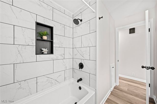 9856 Market Avenue N, Hartville, OH 44632