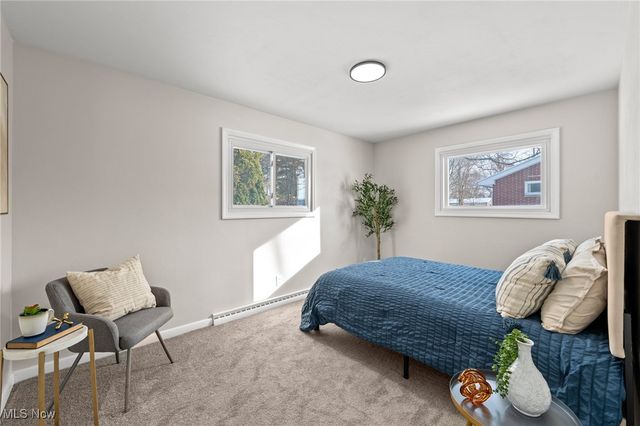 9856 Market Avenue N, Hartville, OH 44632