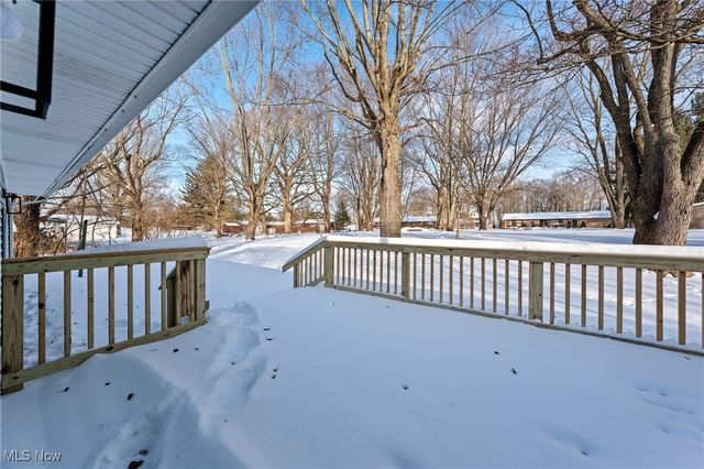 9856 Market Avenue N, Hartville, OH 44632