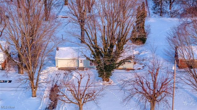 9856 Market Avenue N, Hartville, OH 44632