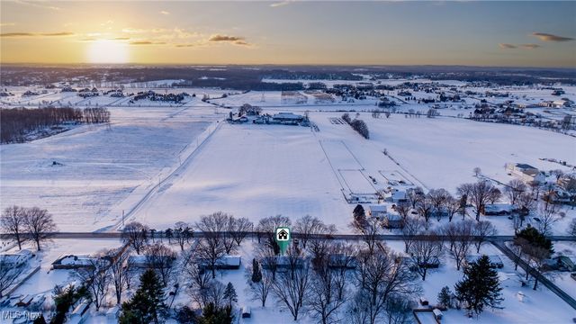 9856 Market Avenue N, Hartville, OH 44632