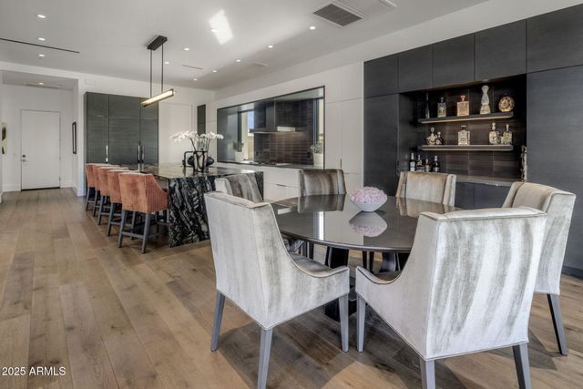 6914 E Cactus Wren Road, Paradise Valley, AZ 85253