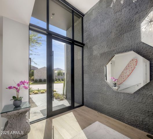 6914 E Cactus Wren Road, Paradise Valley, AZ 85253