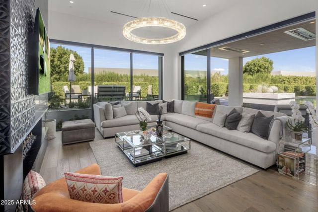 6914 E Cactus Wren Road, Paradise Valley, AZ 85253