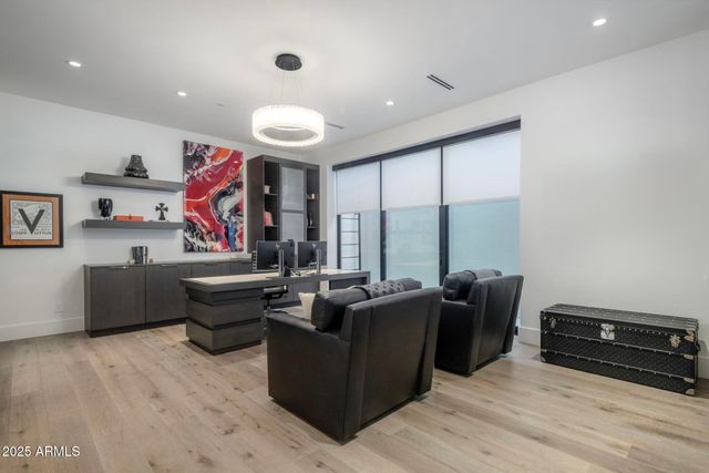 6914 E Cactus Wren Road, Paradise Valley, AZ 85253