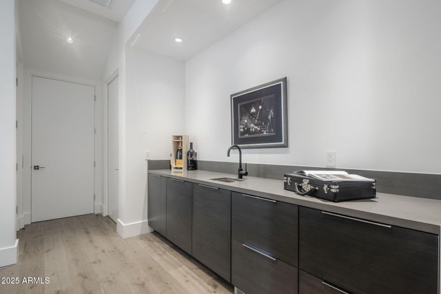 6914 E Cactus Wren Road, Paradise Valley, AZ 85253