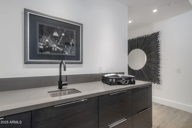 6914 E Cactus Wren Road, Paradise Valley, AZ 85253