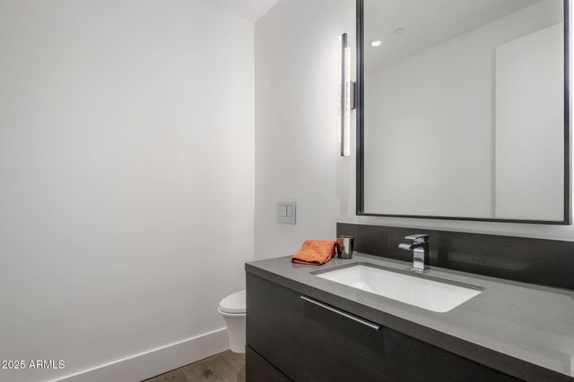 6914 E Cactus Wren Road, Paradise Valley, AZ 85253