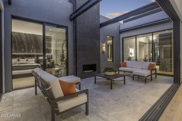 6914 E Cactus Wren Road, Paradise Valley, AZ 85253