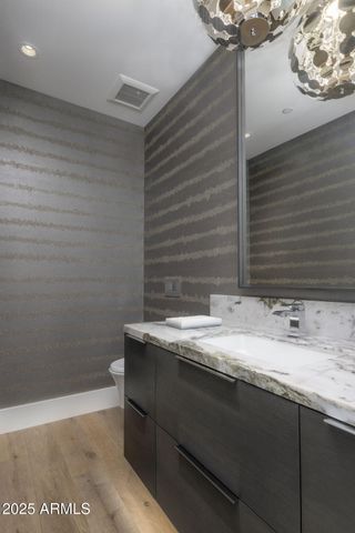 6914 E Cactus Wren Road, Paradise Valley, AZ 85253