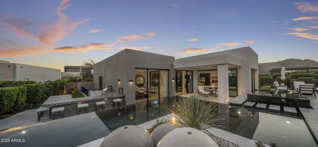 6914 E Cactus Wren Road, Paradise Valley, AZ 85253