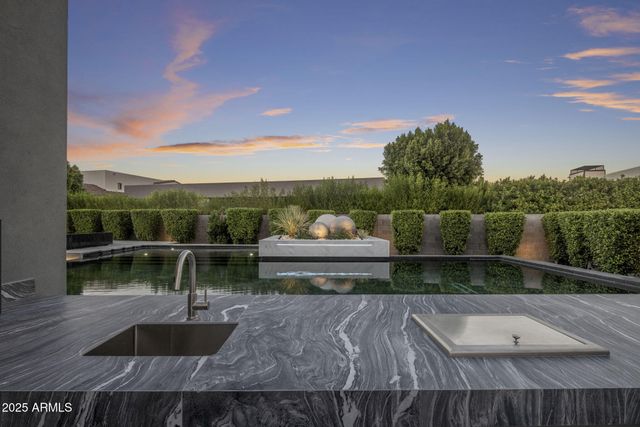 6914 E Cactus Wren Road, Paradise Valley, AZ 85253