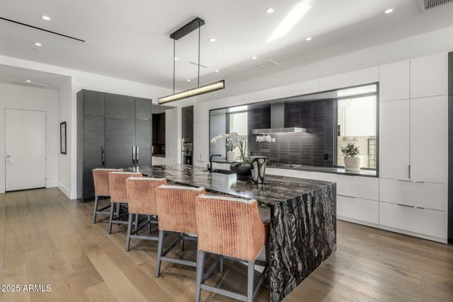 6914 E Cactus Wren Road, Paradise Valley, AZ 85253