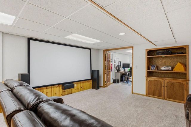 1907 Fieldcrest LANE, Waukesha, WI 53186