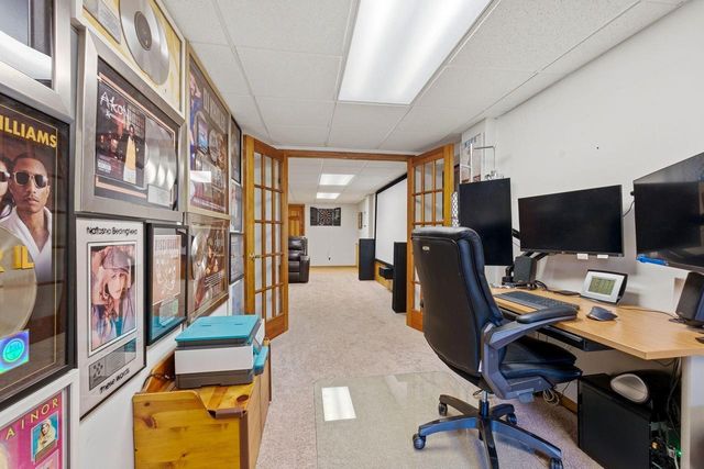 1907 Fieldcrest LANE, Waukesha, WI 53186