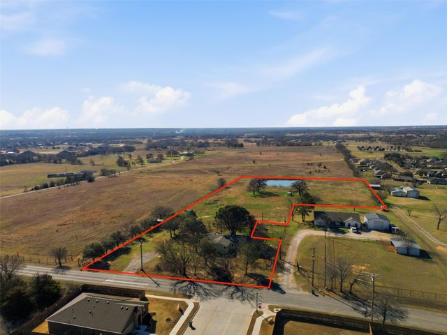 1050 Stadium Drive, Joshua, TX 76058