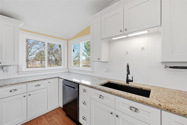 1050 Stadium Drive, Joshua, TX 76058