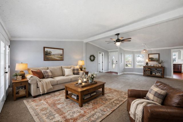 1050 Stadium Drive, Joshua, TX 76058