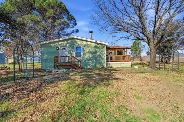 1050 Stadium Drive, Joshua, TX 76058