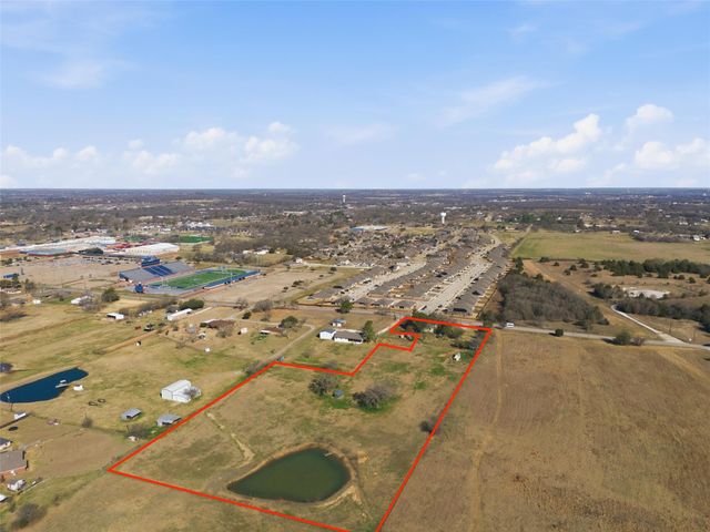 1050 Stadium Drive, Joshua, TX 76058