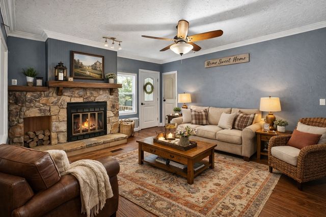 1050 Stadium Drive, Joshua, TX 76058