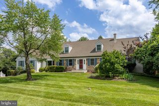 10 LONG DR, Downingtown, PA 19335