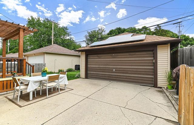 2320 N 62nd STREET, Wauwatosa, WI 53213