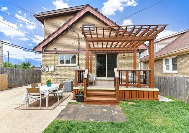 2320 N 62nd STREET, Wauwatosa, WI 53213