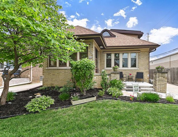 2320 N 62nd STREET, Wauwatosa, WI 53213