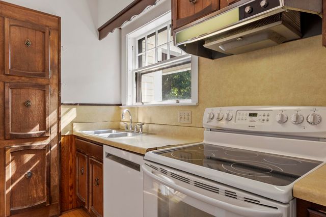 133 North Adams Street, Manchester, NH 03104