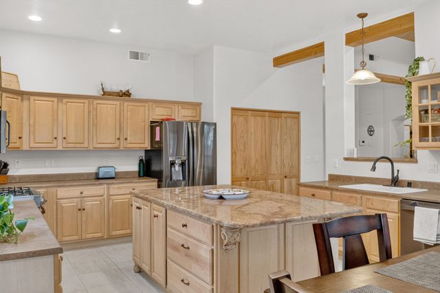 4625 Arlington Avenue NW, Albuquerque, NM 87114