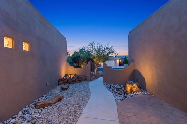 4625 Arlington Avenue NW, Albuquerque, NM 87114