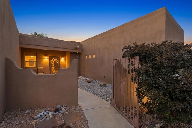 4625 Arlington Avenue NW, Albuquerque, NM 87114