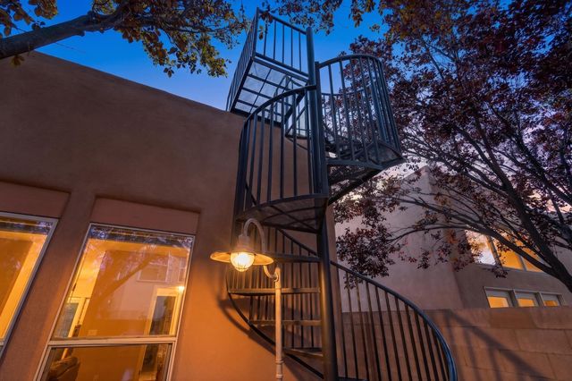 4625 Arlington Avenue NW, Albuquerque, NM 87114