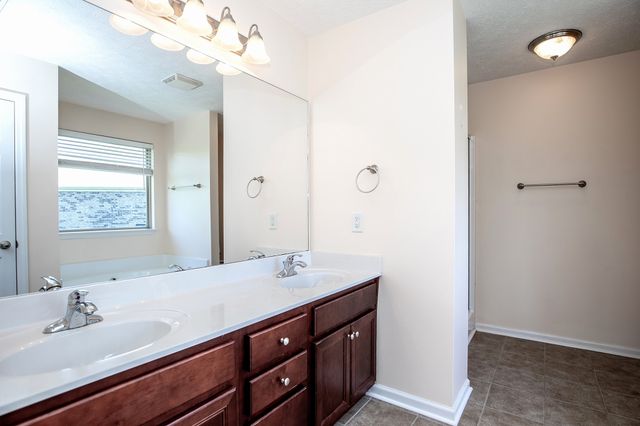 105 Porter Ct, Hendersonville, TN 37075