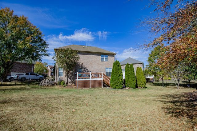 105 Porter Ct, Hendersonville, TN 37075