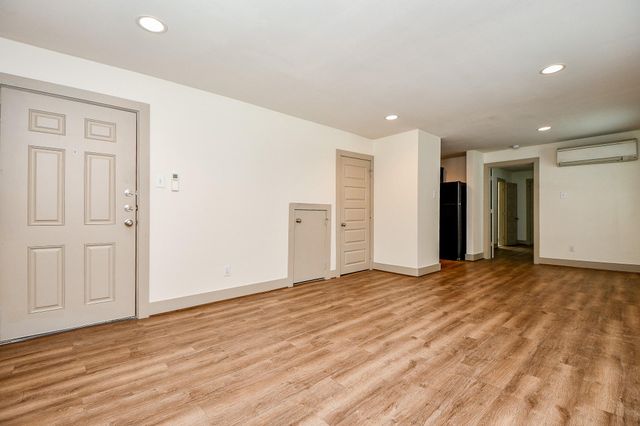 1009 Enid Street 1, Houston, TX 77009